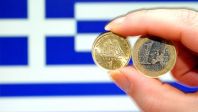 До 586 евро снижает Греция минимальную заработную плату