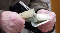 На 4-5% снизили реальные повседневные расходы россияне в феврале 2012 года