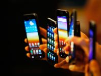 Продажи смартфонов модели Galaxy превысили 100 млн штук