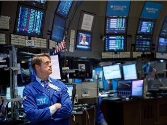 3000 пунктов превысил индекс Nasdaq впервые с 2000 года