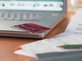 5,5% - доля онлайн-продаж в общем товарообороте США