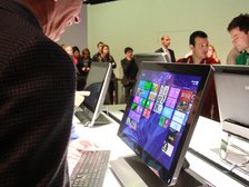 За три дня после поступления в продажу было реализовано 4 млн копий Windows 8